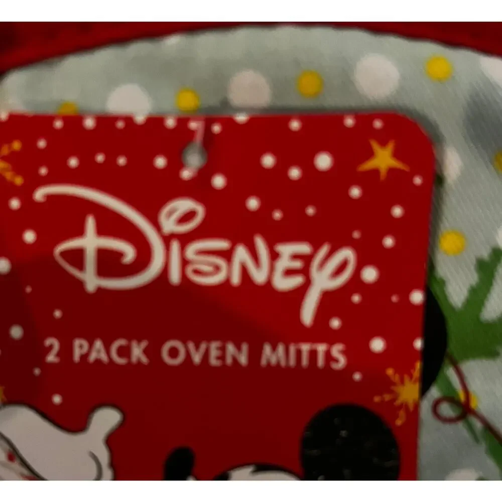 New Disney Mickey Mouse Winter Christmas Pot Holder & Oven Mitt Set